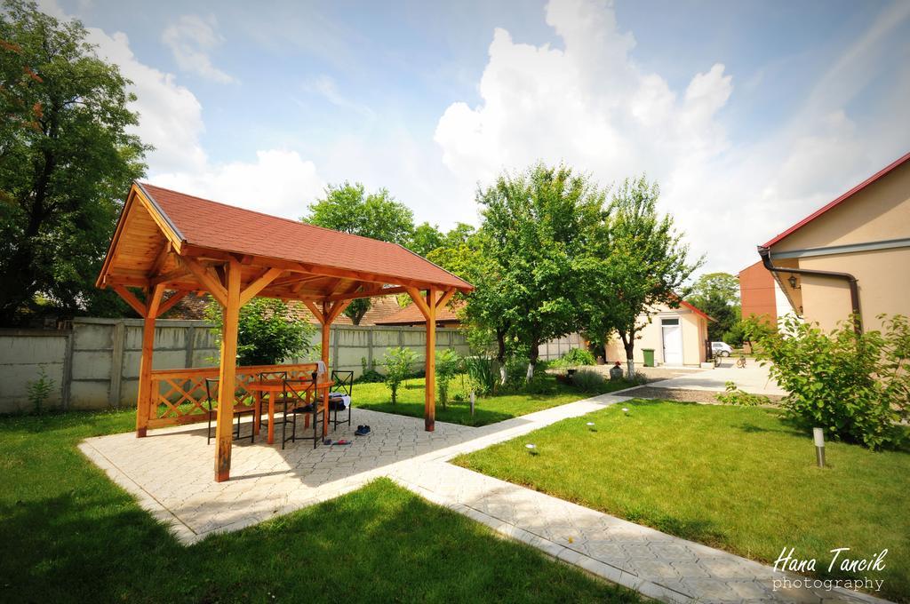 Apartments Svetlica Backi Petrovac Exterior photo